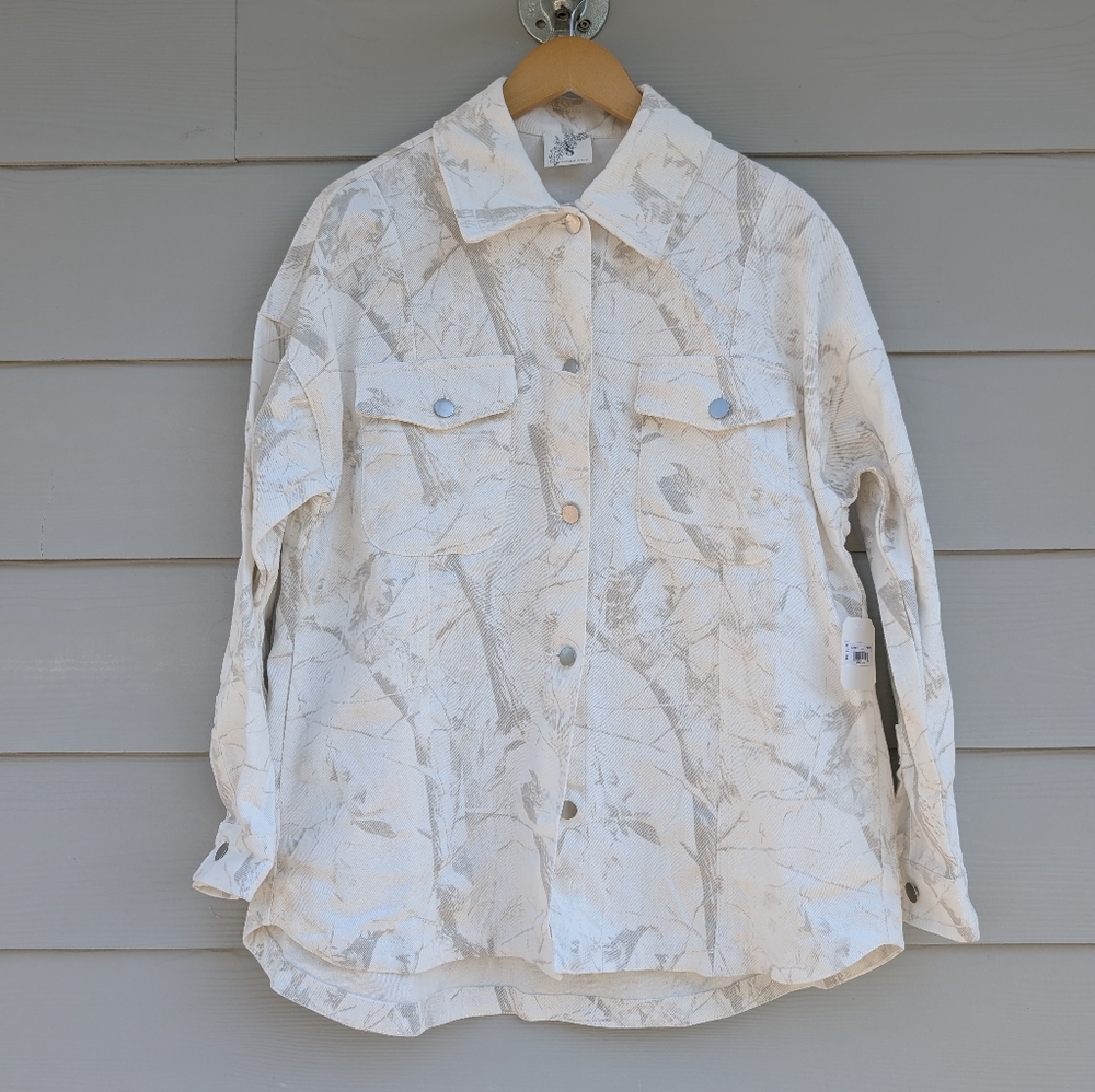 Altar'd State Jacket Size L Camo White Cotton Pockets Buttons Relaxed Fit Long